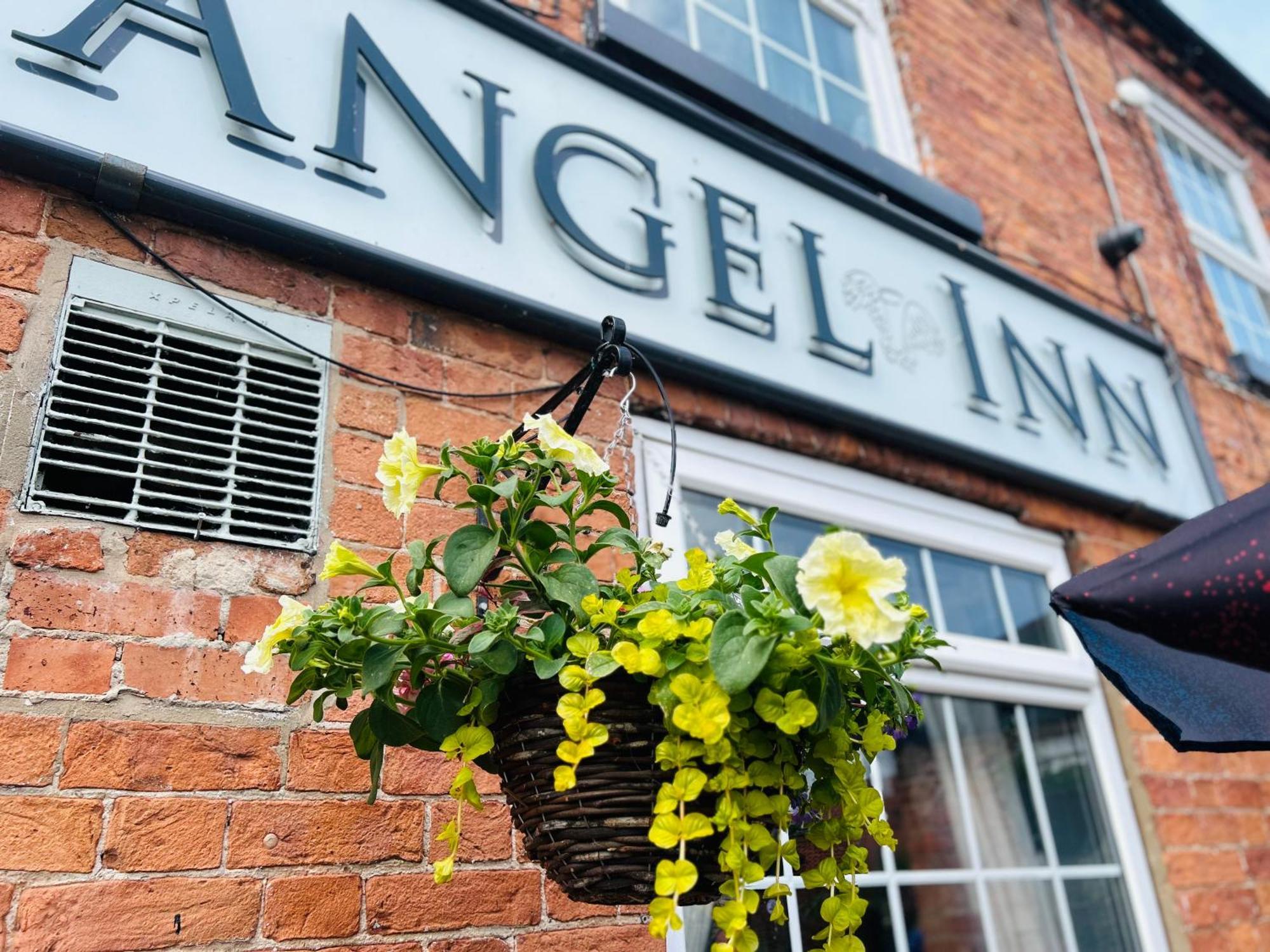 Angel Inn Misson Zewnętrze zdjęcie